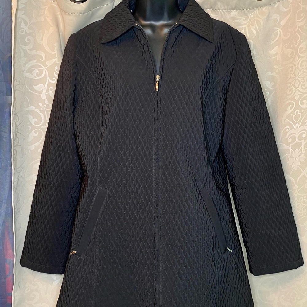 Liz Claiborne quilted black zipper jacket. EUC! Size L.